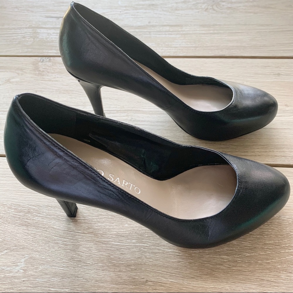 Franco Sarto black pumps